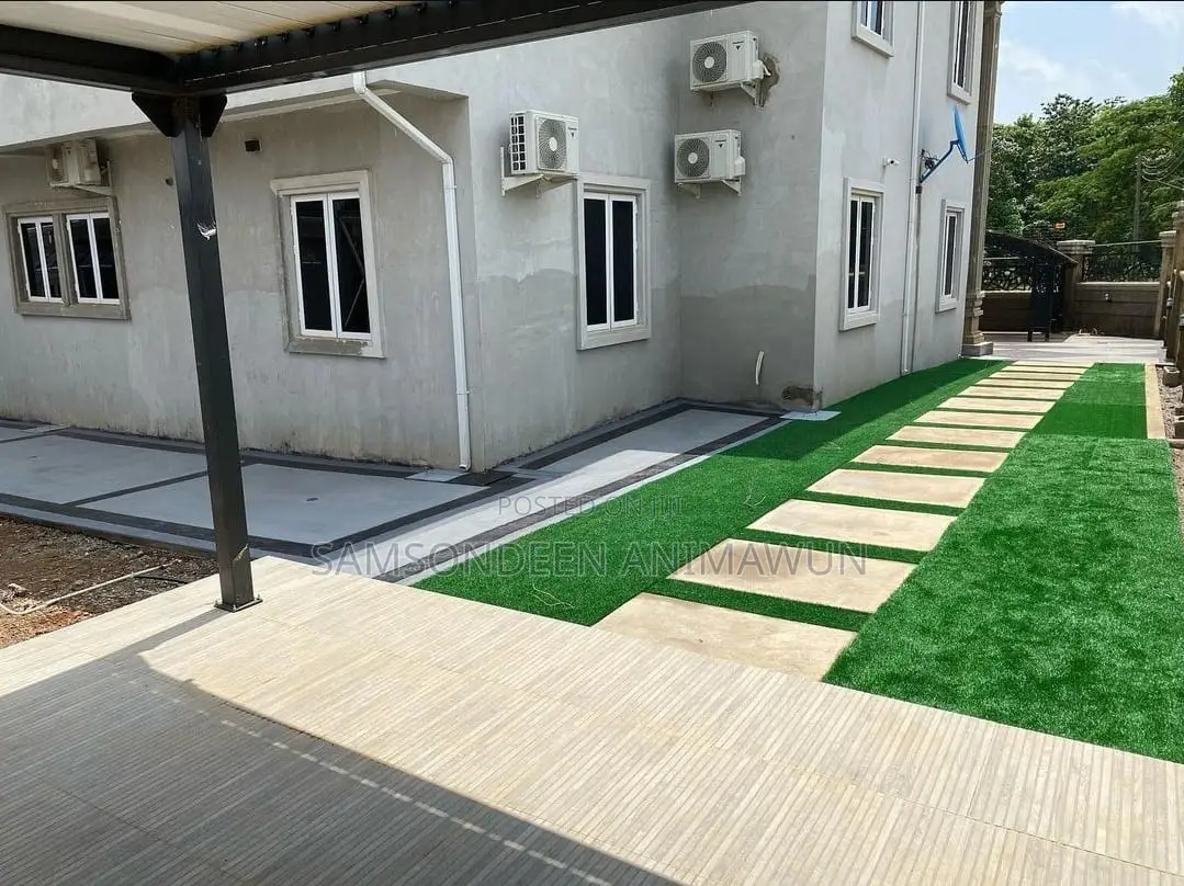 Quality Artificial Grass (Free Installation or Delivery )
