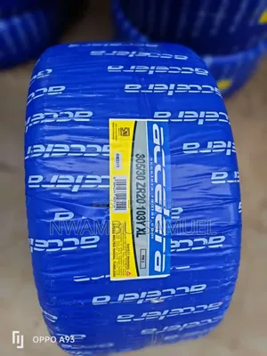 305/30r20 Accelera Tyre