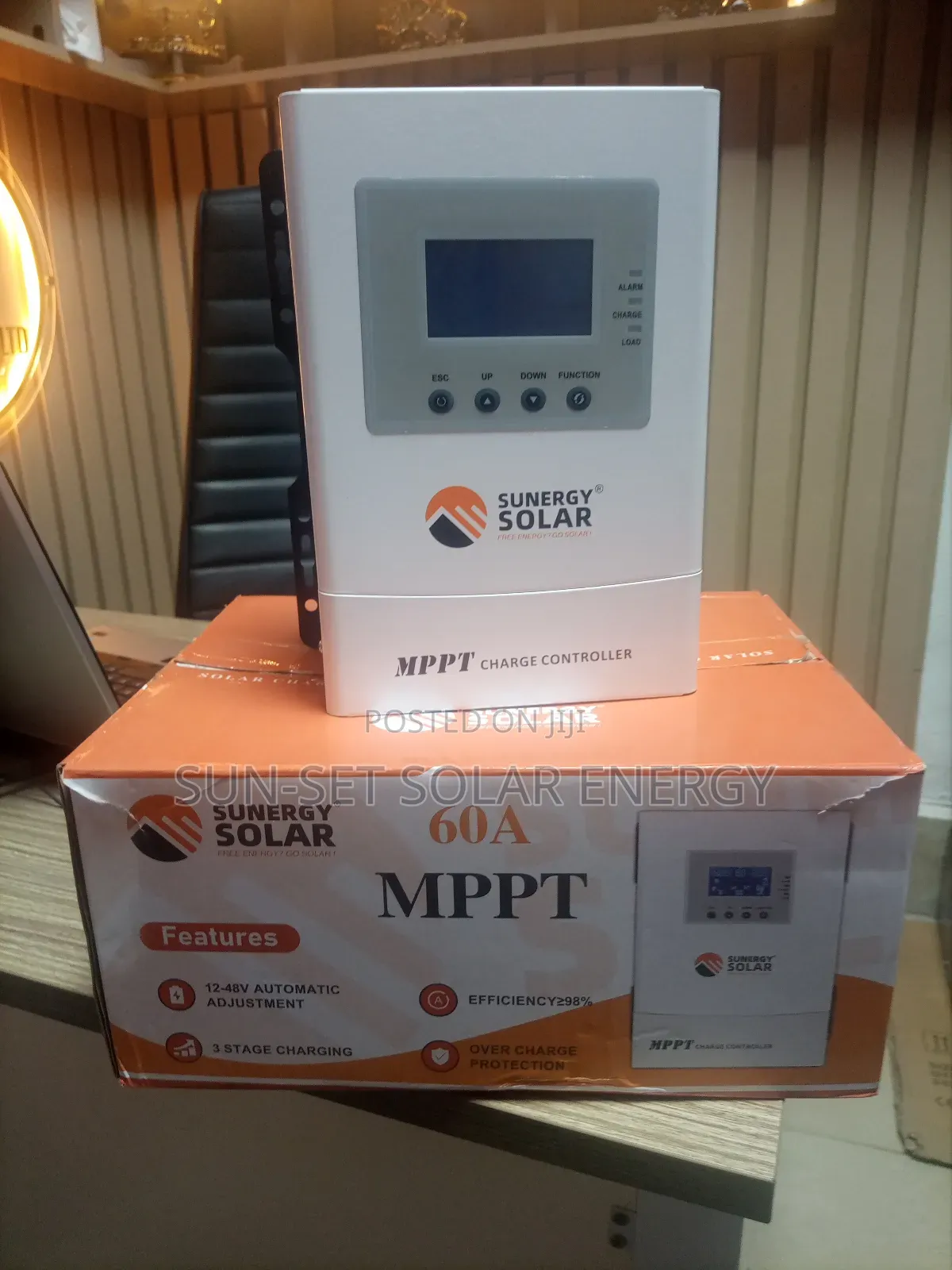 SUNERGY SOLAR MPPT 60ah Charge Controller.