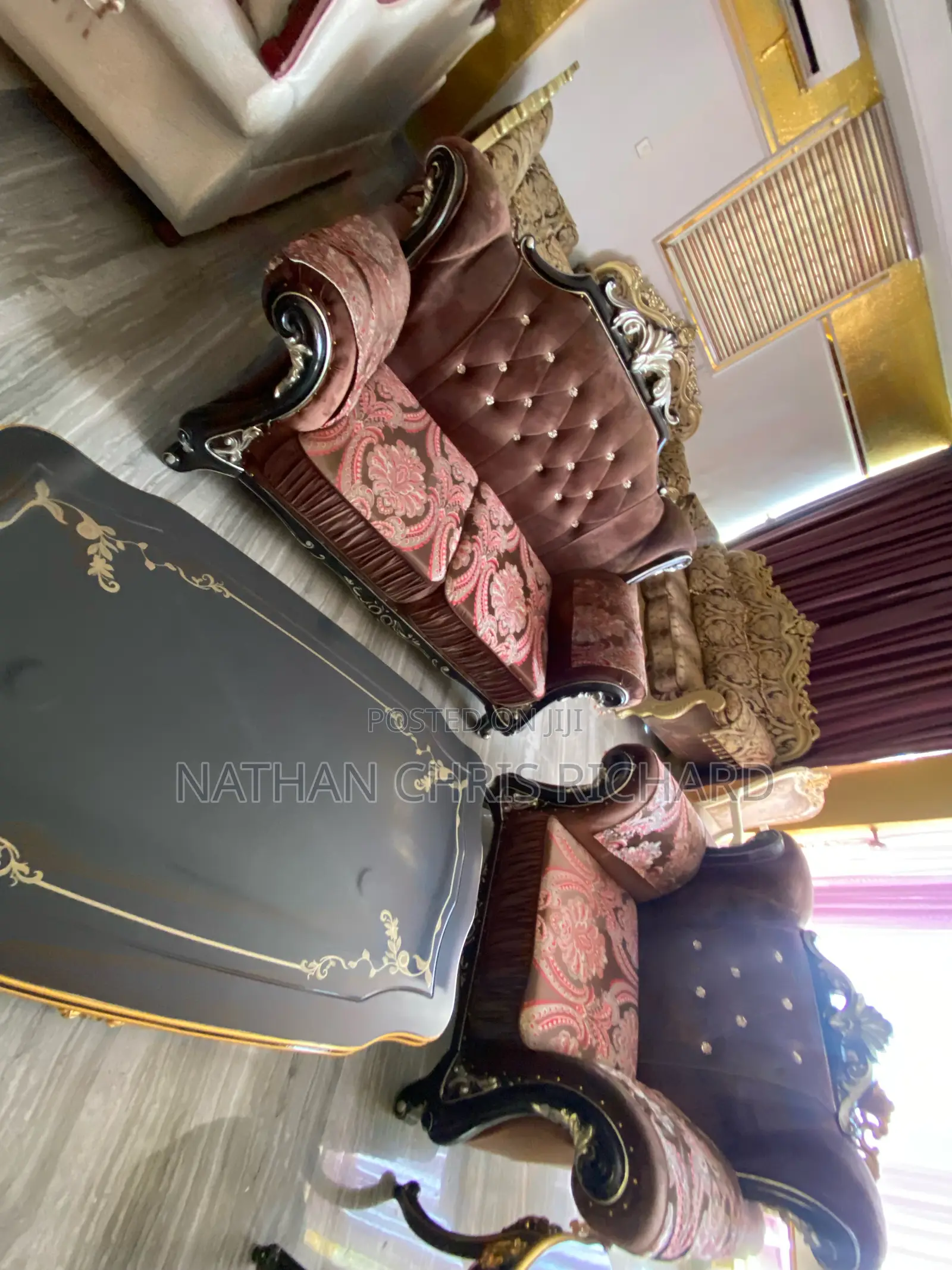 Royal Quality Sofa Life