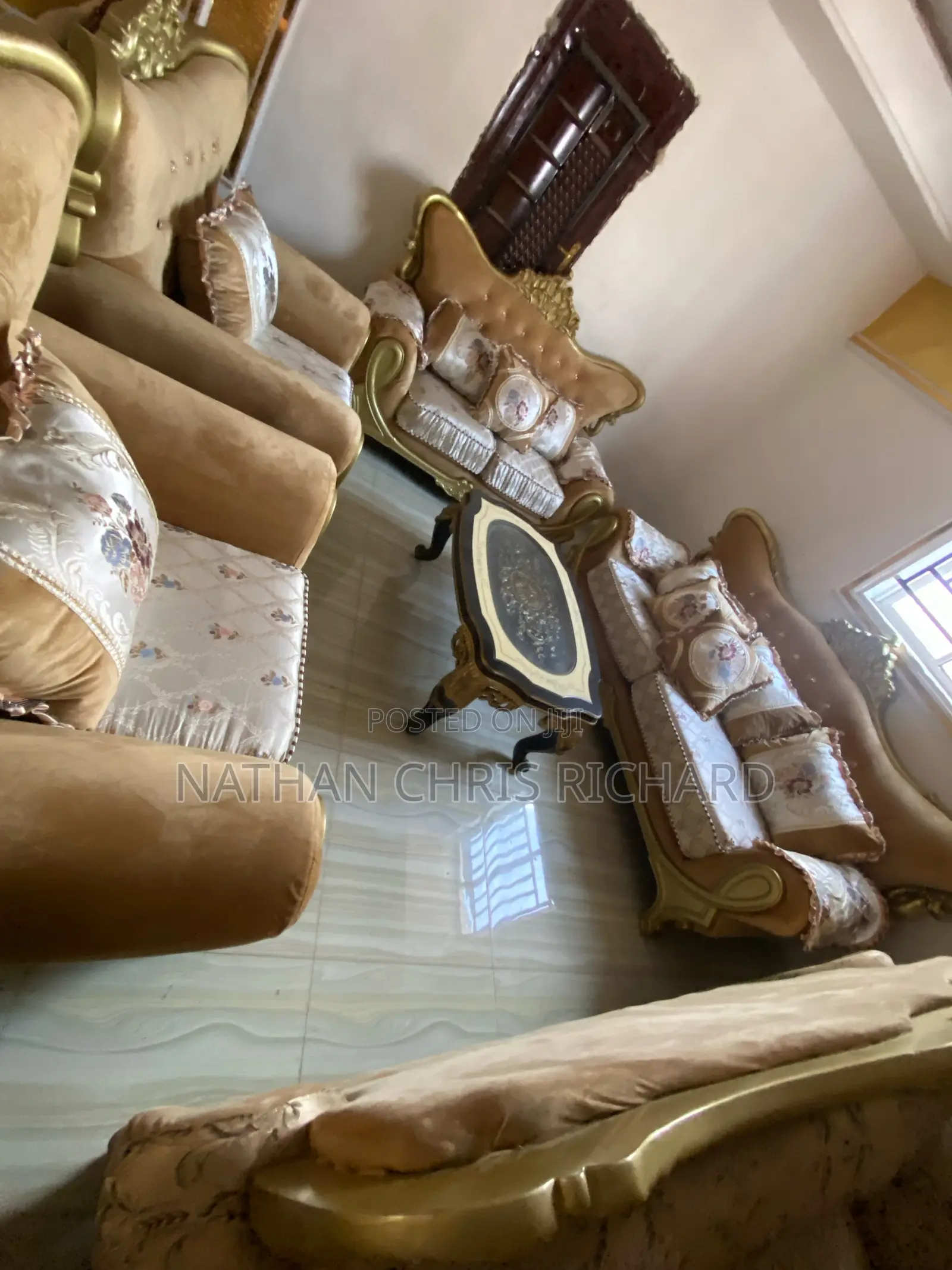 High Quality Royal Sofa Set