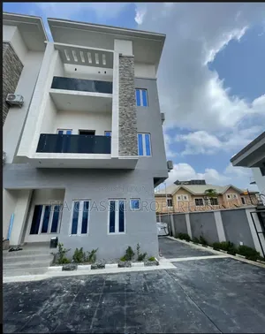 4bdrm Duplex in Utako for sale