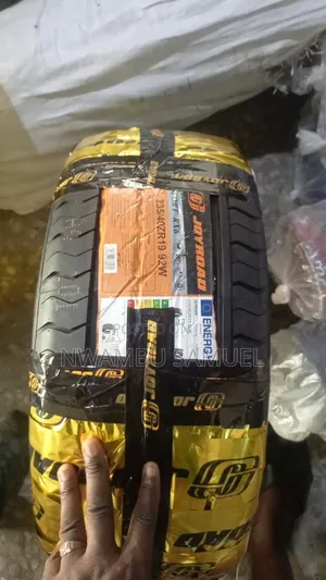 235/40r19 Joy Road Tyre