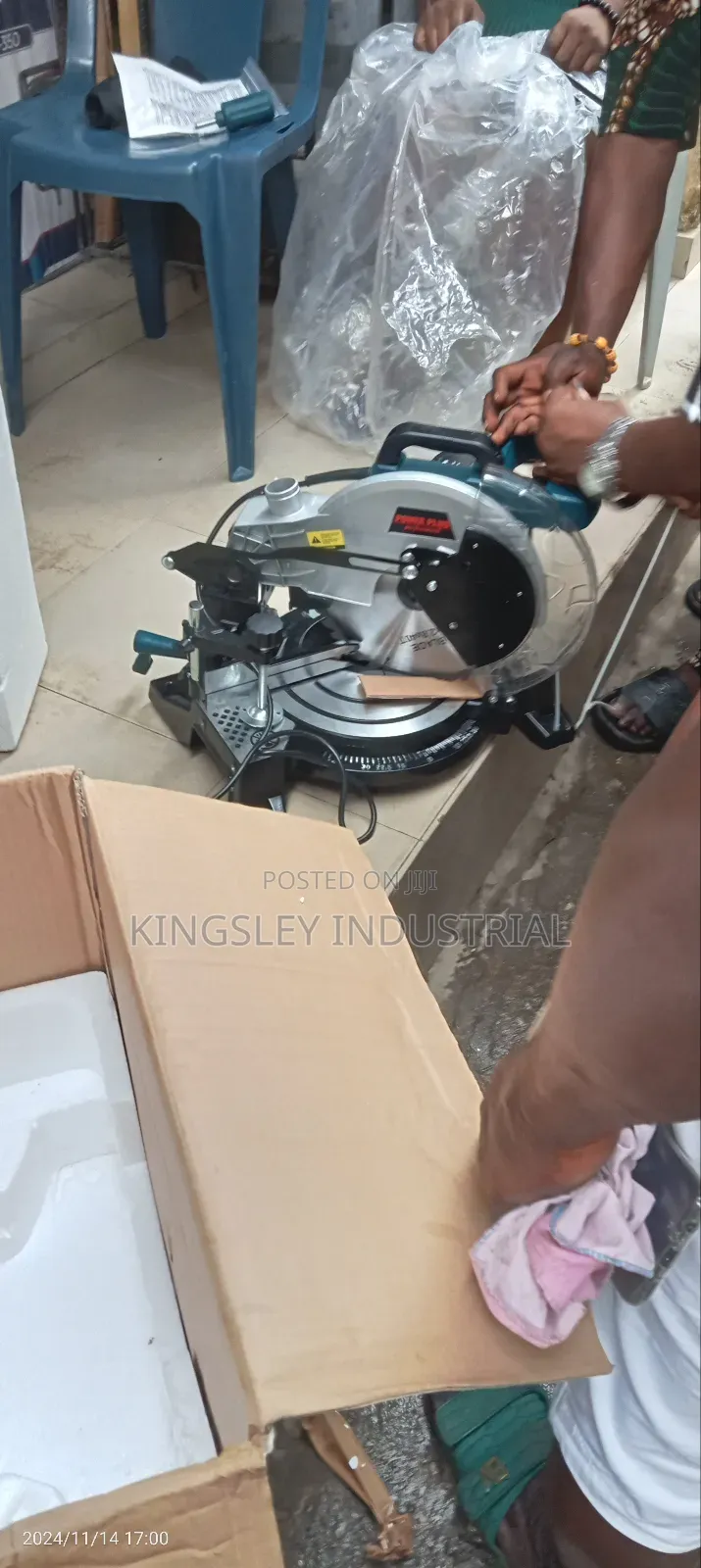 Miter Saw 1800 255mm