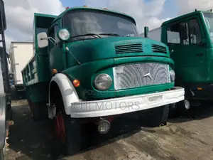 Mercedes-Benz 2000 Green