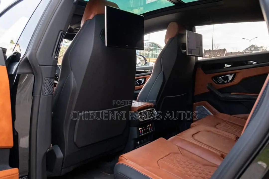 New Lamborghini Urus 2024 Black
