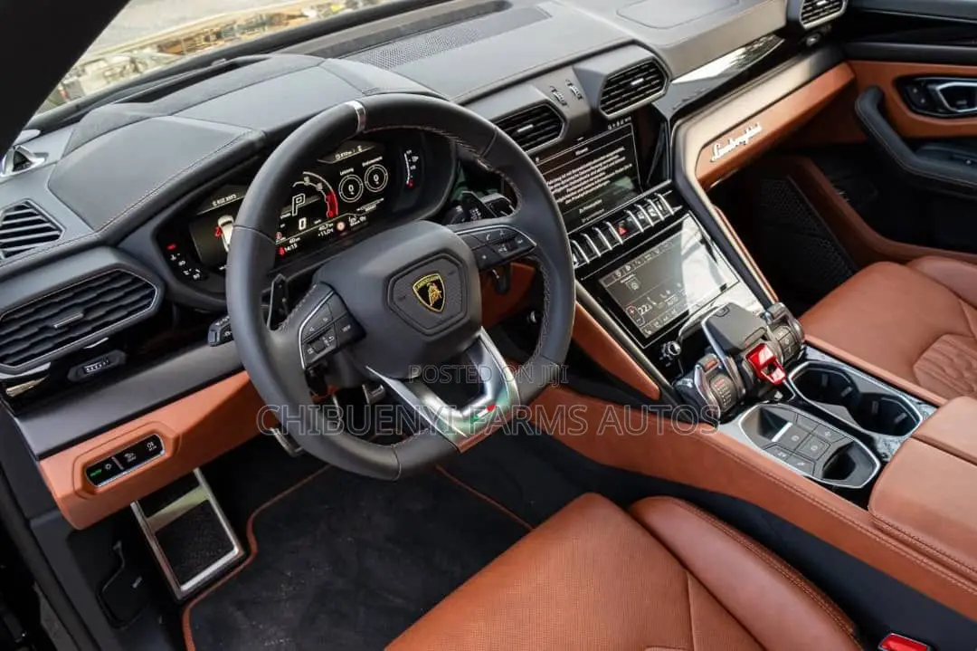 New Lamborghini Urus 2024 Black