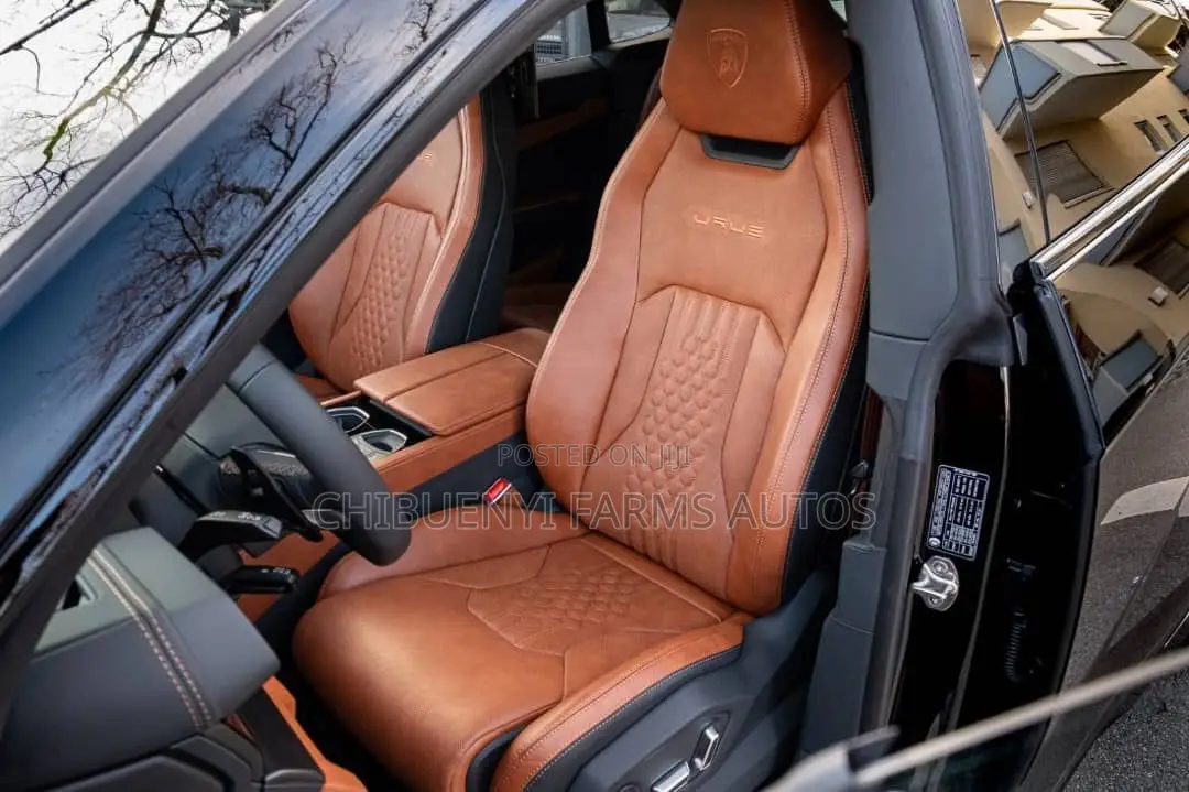 New Lamborghini Urus 2024 Black