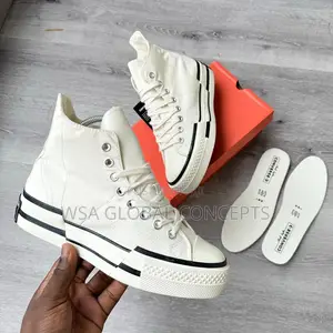 Photo - Converse Chuck Taylor All Star 70 PLUS High Beige