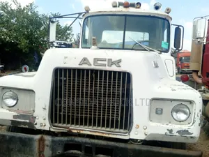 Mack CH White 1998