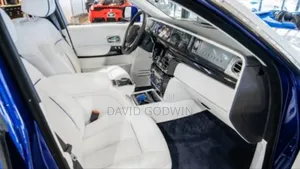 Rolls-Royce Phantom 2023 Blue