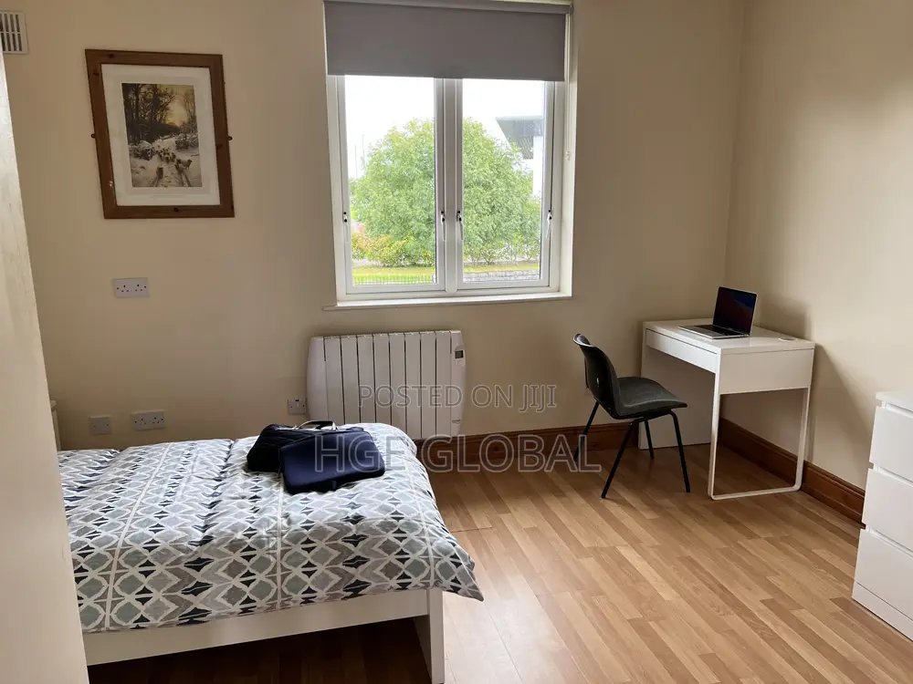 Single Ensuite Rooms for Shortlet