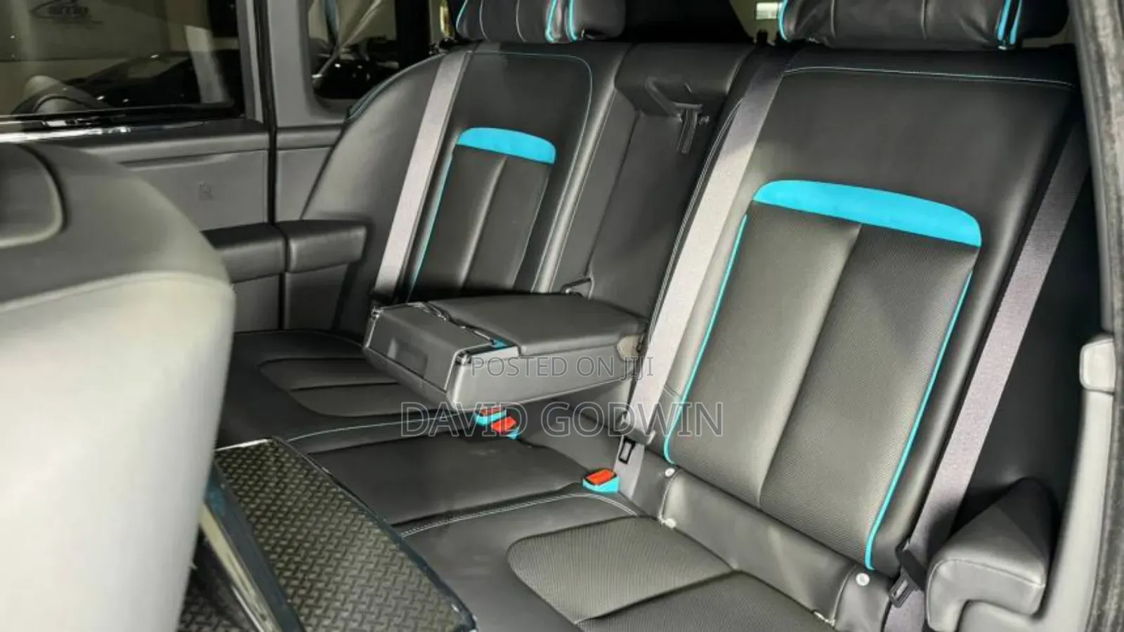 Rolls-Royce Cullinan Base 2021 Blue