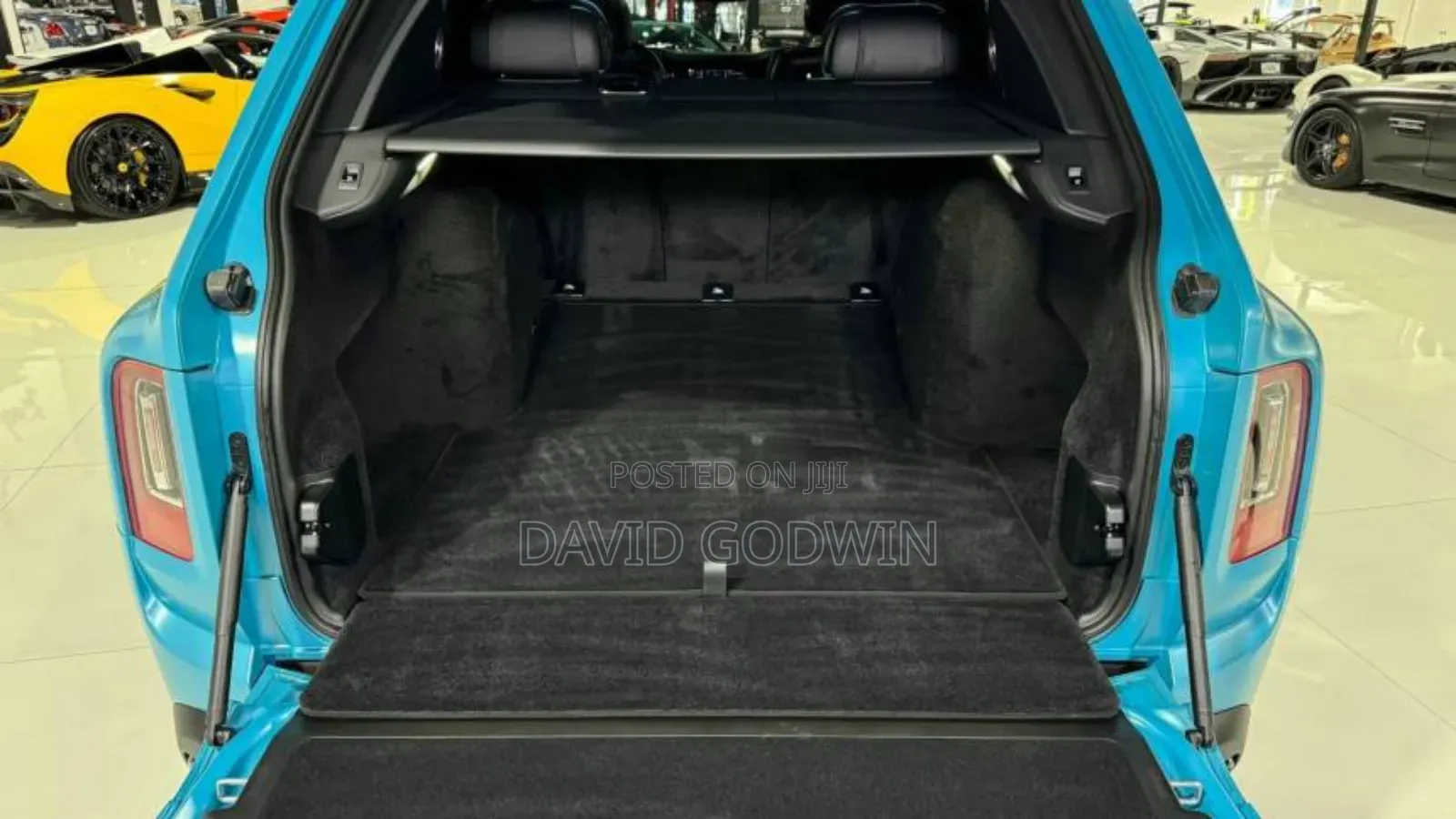 Rolls-Royce Cullinan Base 2021 Blue