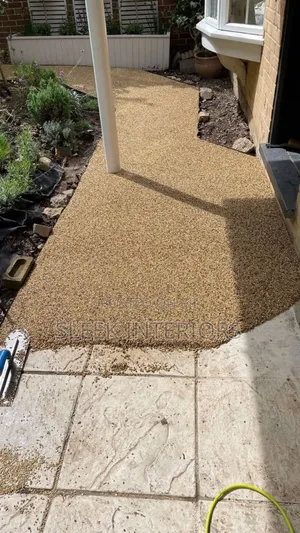 Gravel Bounded Floor