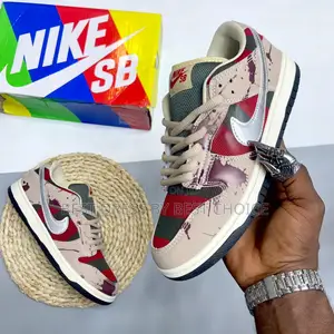 Costume Nike Sb Dunk Low Now in Store 