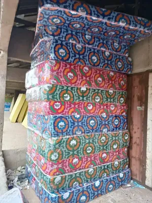 Long Duration Semi Orthopedic Mattresses With Free Pillow