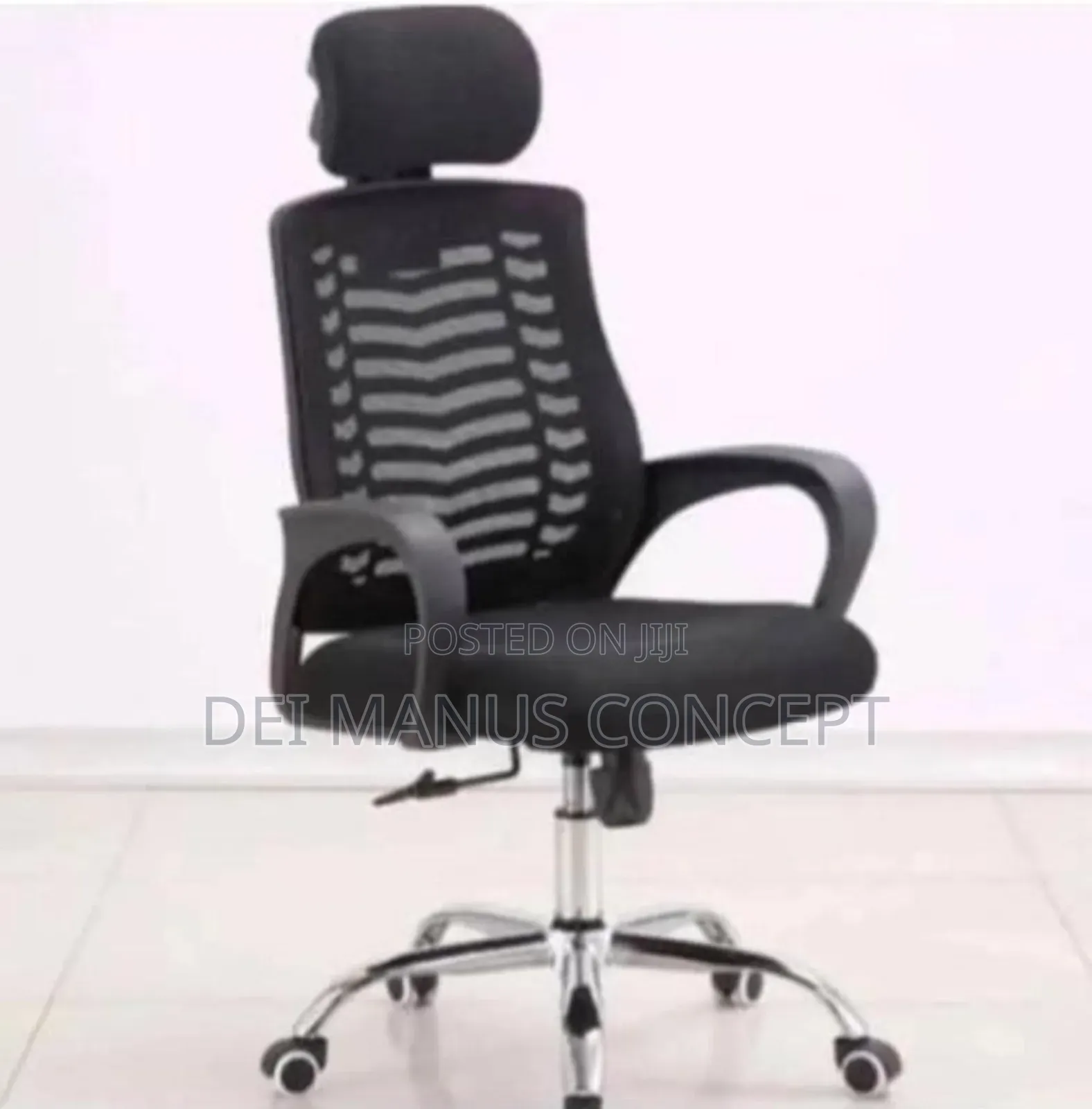 Office Chair With Headrest and Rolling Tyre