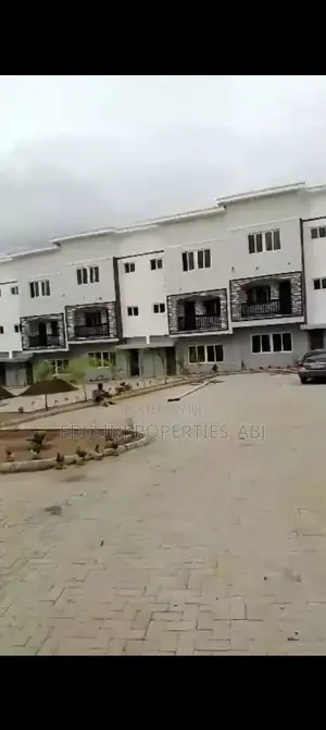 4bdrm Duplex in Durumi for sale
