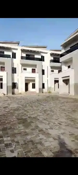 5bdrm Duplex in Durumi for sale