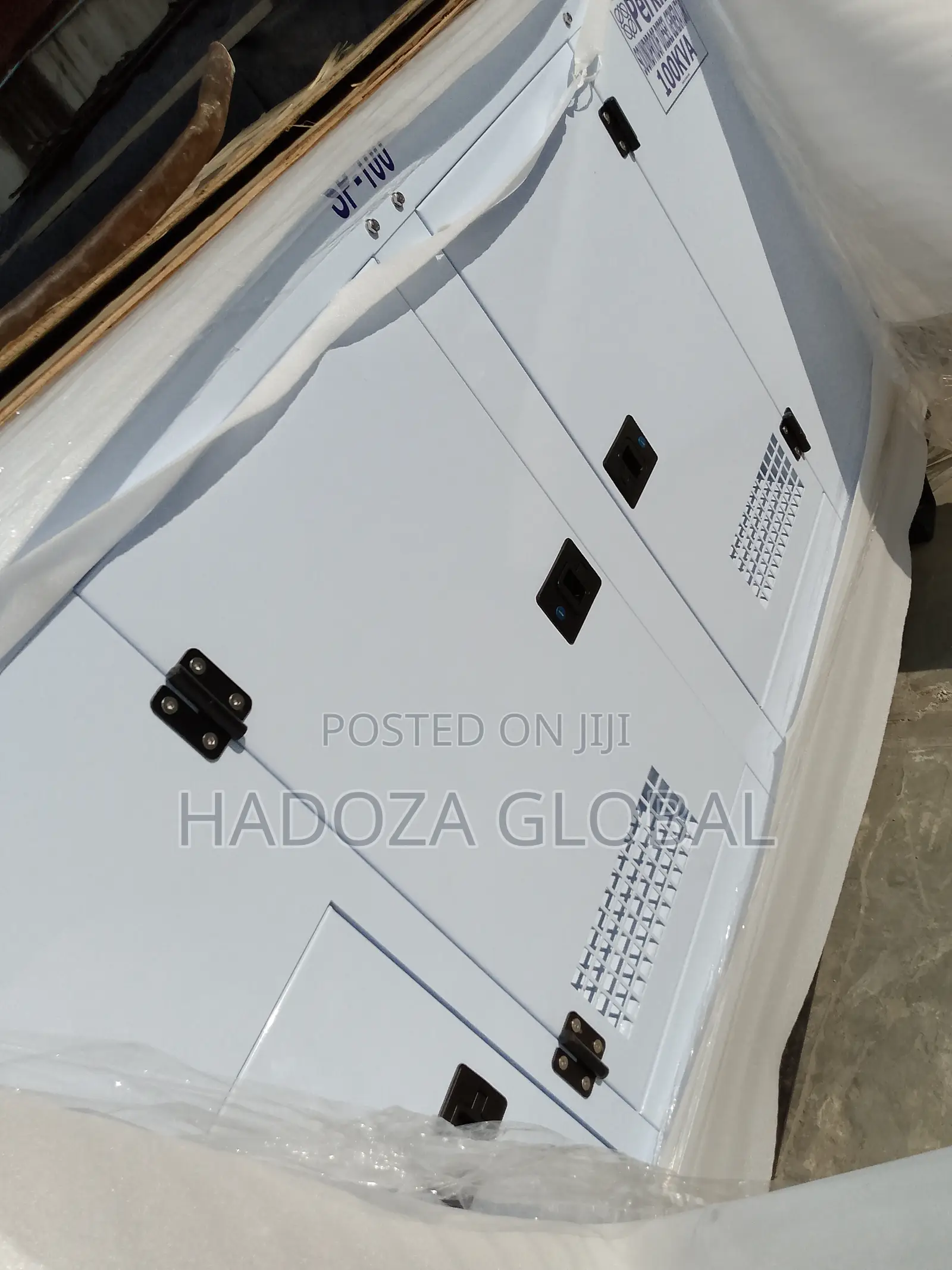 Noise-Reducing 100kva Soundproof Perkins Generator