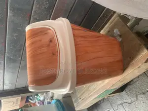 Small Dust Bin Bucket