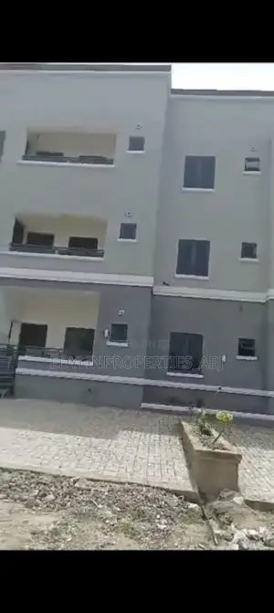 3bdrm Duplex in Gaduwa for sale