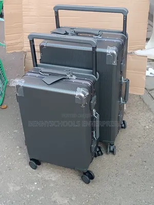 Set of 2 Wide Pole Executive Travelling Luggage Boxes