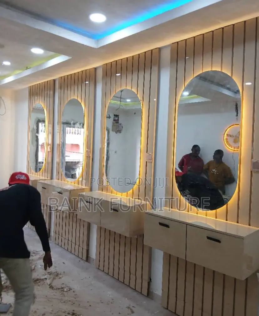 Barbing Mirror