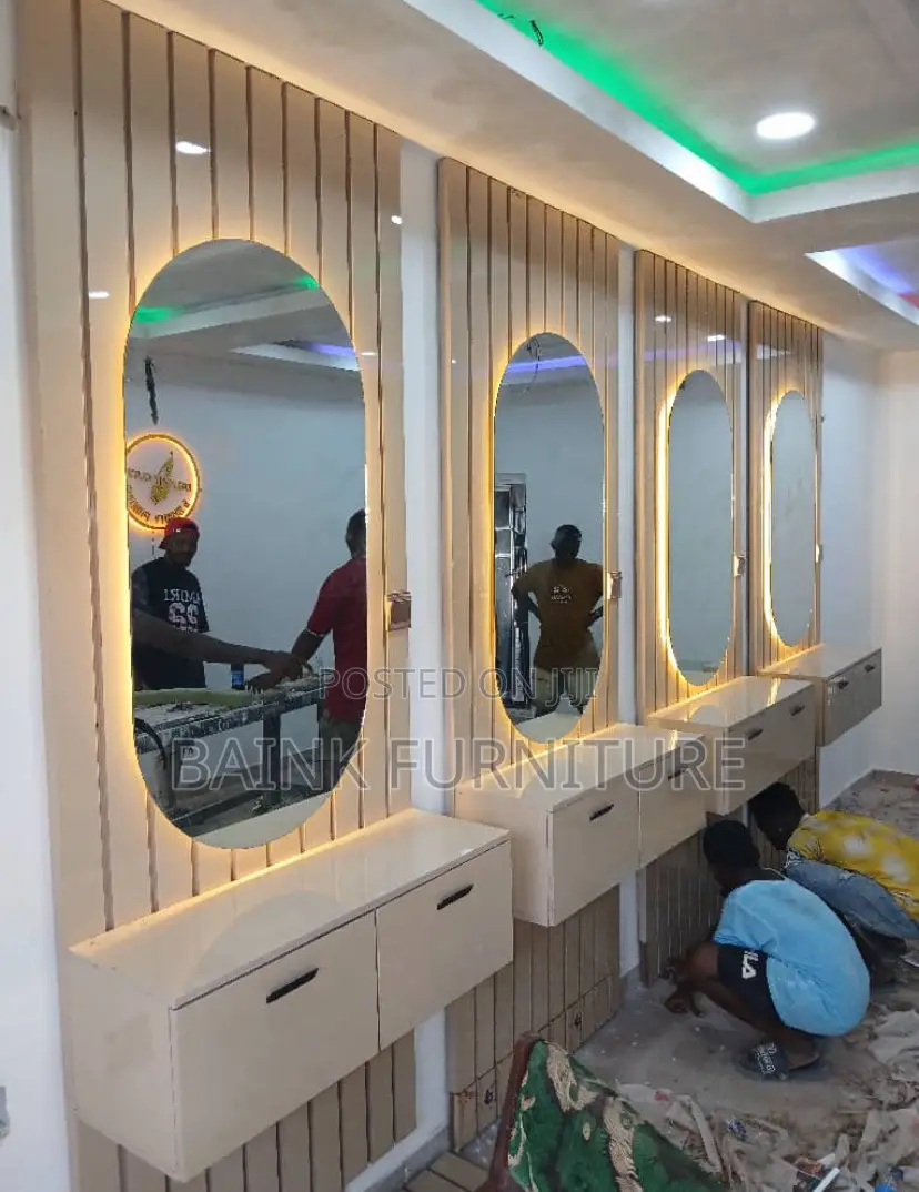 Barbing Mirror