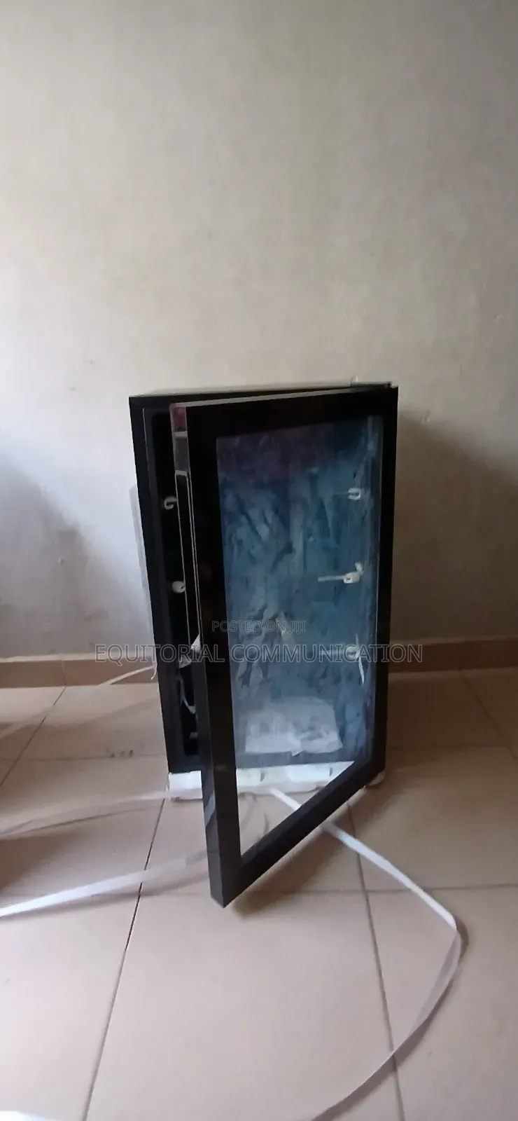 91L Adjustable Temperature Range Beverage Cooler -HISENSE