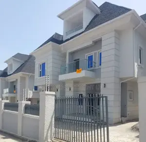 5bdrm Duplex in Inside An Estate, Guzape District for sale