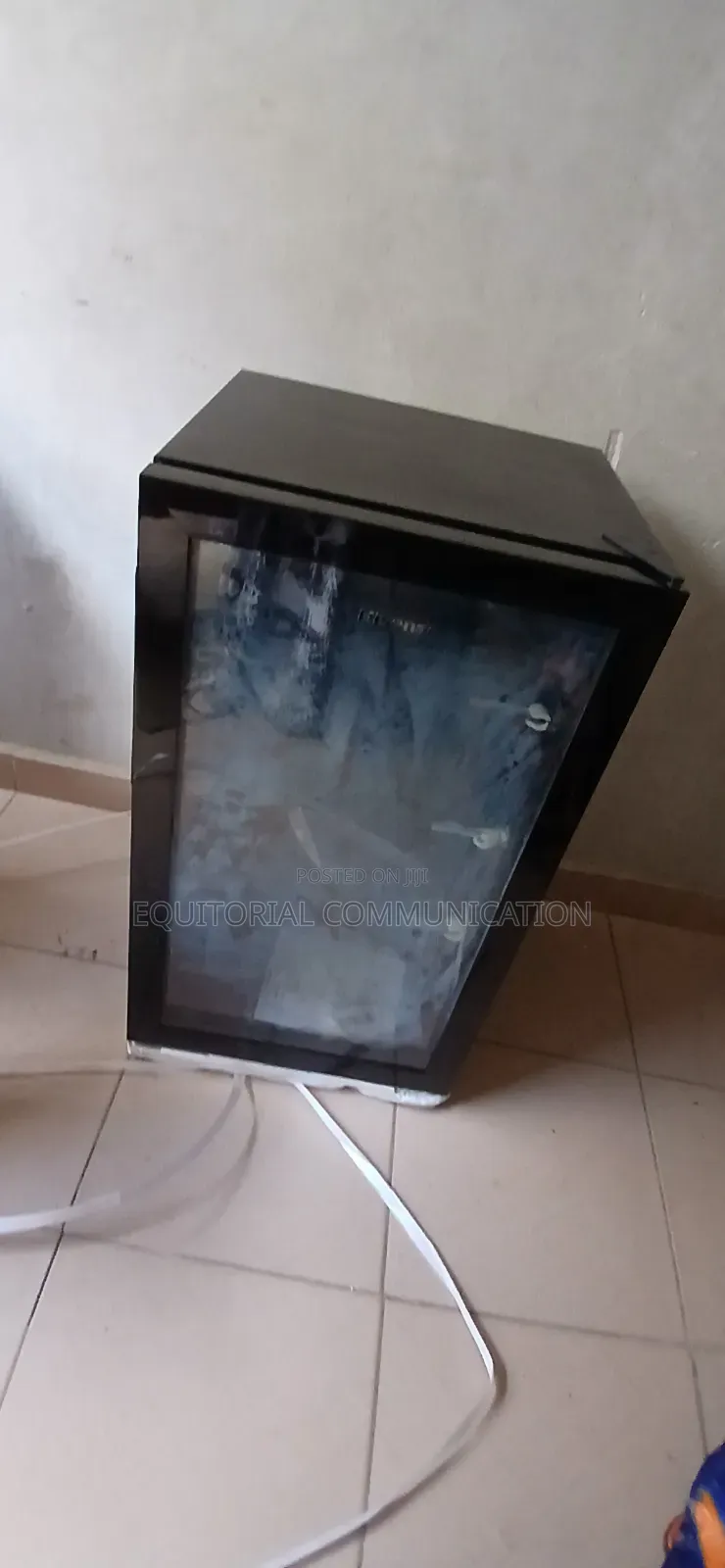 Quiet Operation 91L Glass Door Hisense Beverage Cooler