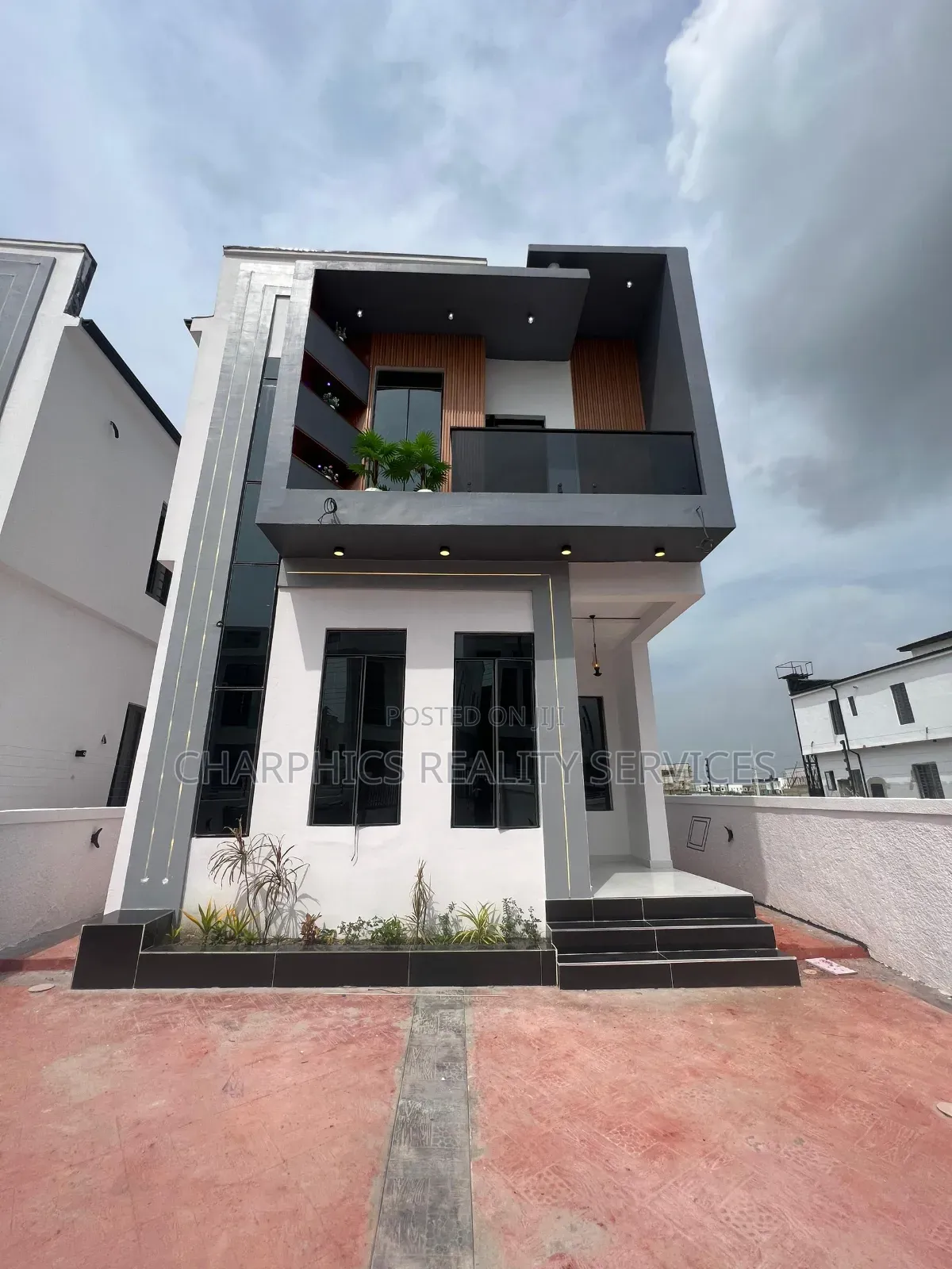 5bdrm Duplex in Ajah for sale
