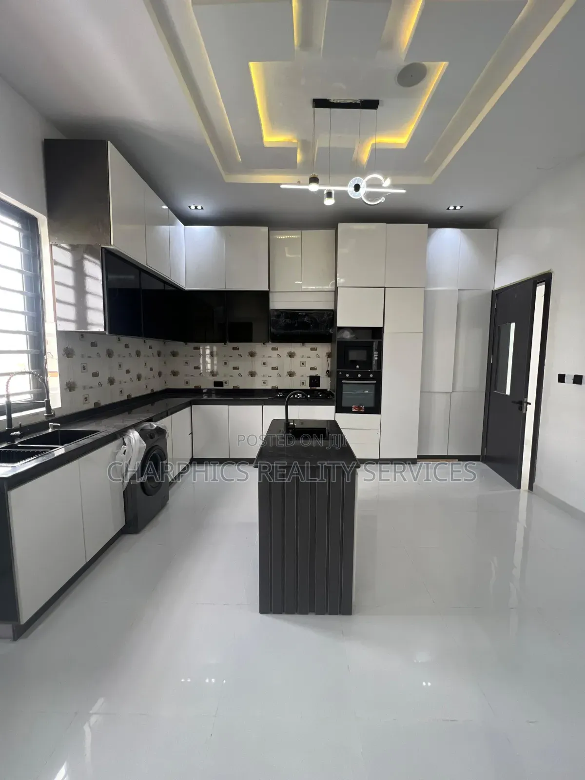5bdrm Duplex in Ajah for sale