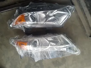 Toyota Venza 2010 Headlight