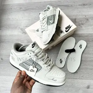 No Brainer PSD Nike Sb Dunk Low Customs Daniel Arsham Dunk