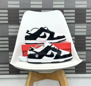 Versy X Nike Sb Dunk Low Vick