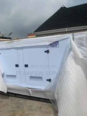 Nationwide Delivery 250kva Perkins Dieselsoundproofgenerator