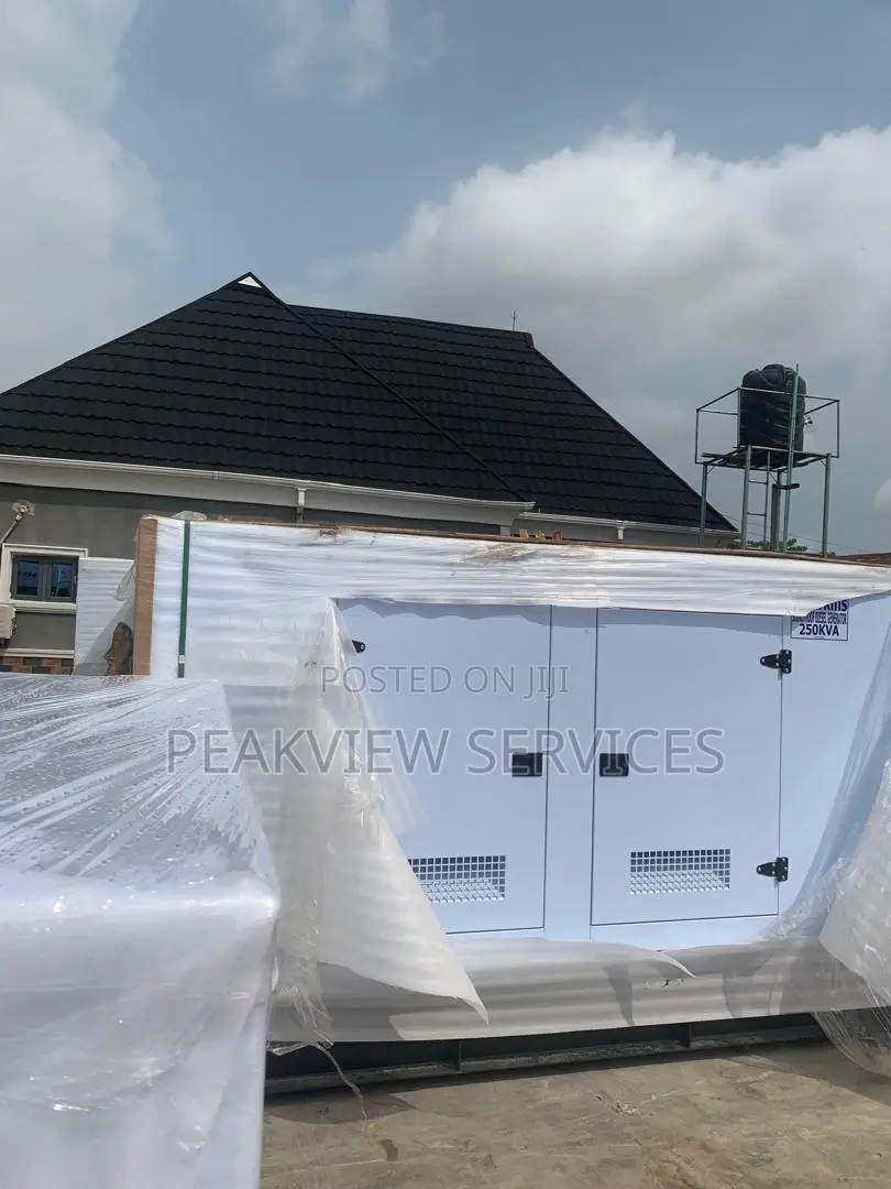 Robust Perkins DIESEL 250kva Soundproof Generator