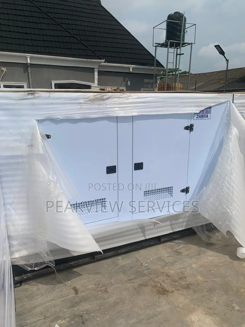 Cool Engine 250kva Perkins Soundproof Diesel Generator