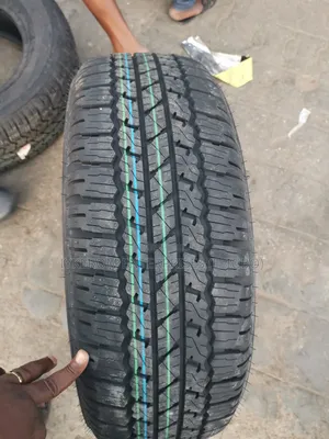 Bridgestone 265/65/17