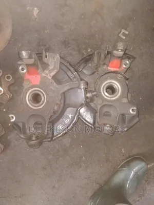 Mitsubishi Pajero Front Hub 20005
