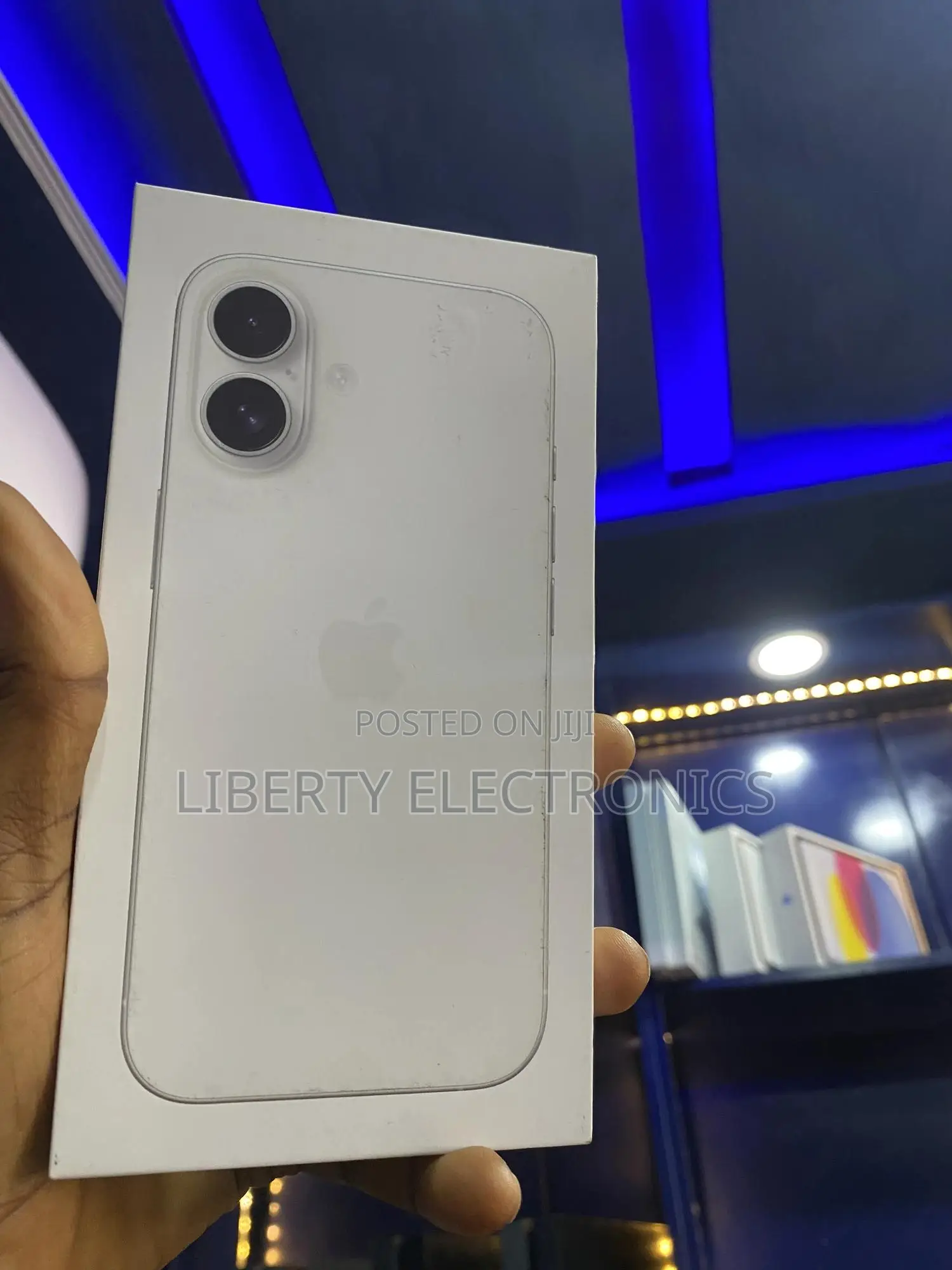New Apple iPhone 16 128 GB White