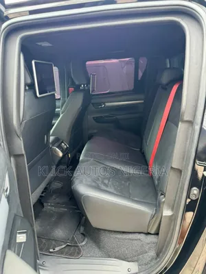 New Toyota Hilux 2024 Black
