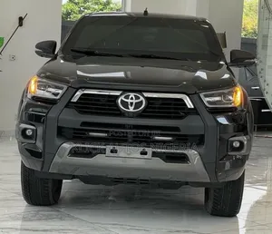 New Toyota Hilux 2024 Black