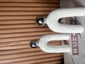 Nordic Decor Piece With Ball