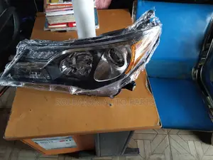 Headlamp Rav4 2014_2016 Set Avaliable as Seen