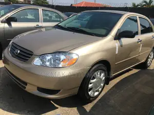 Toyota Corolla LE 2004 Gold