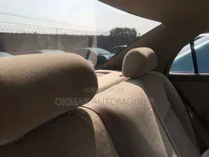 Toyota Corolla LE 2004 Gold